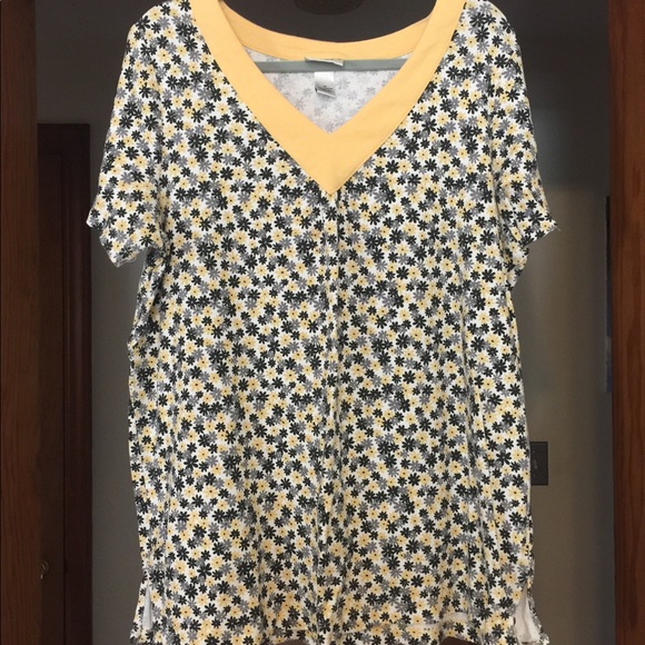 Beautiful lightly used & new blouses 👚 - Picture 1 of 1